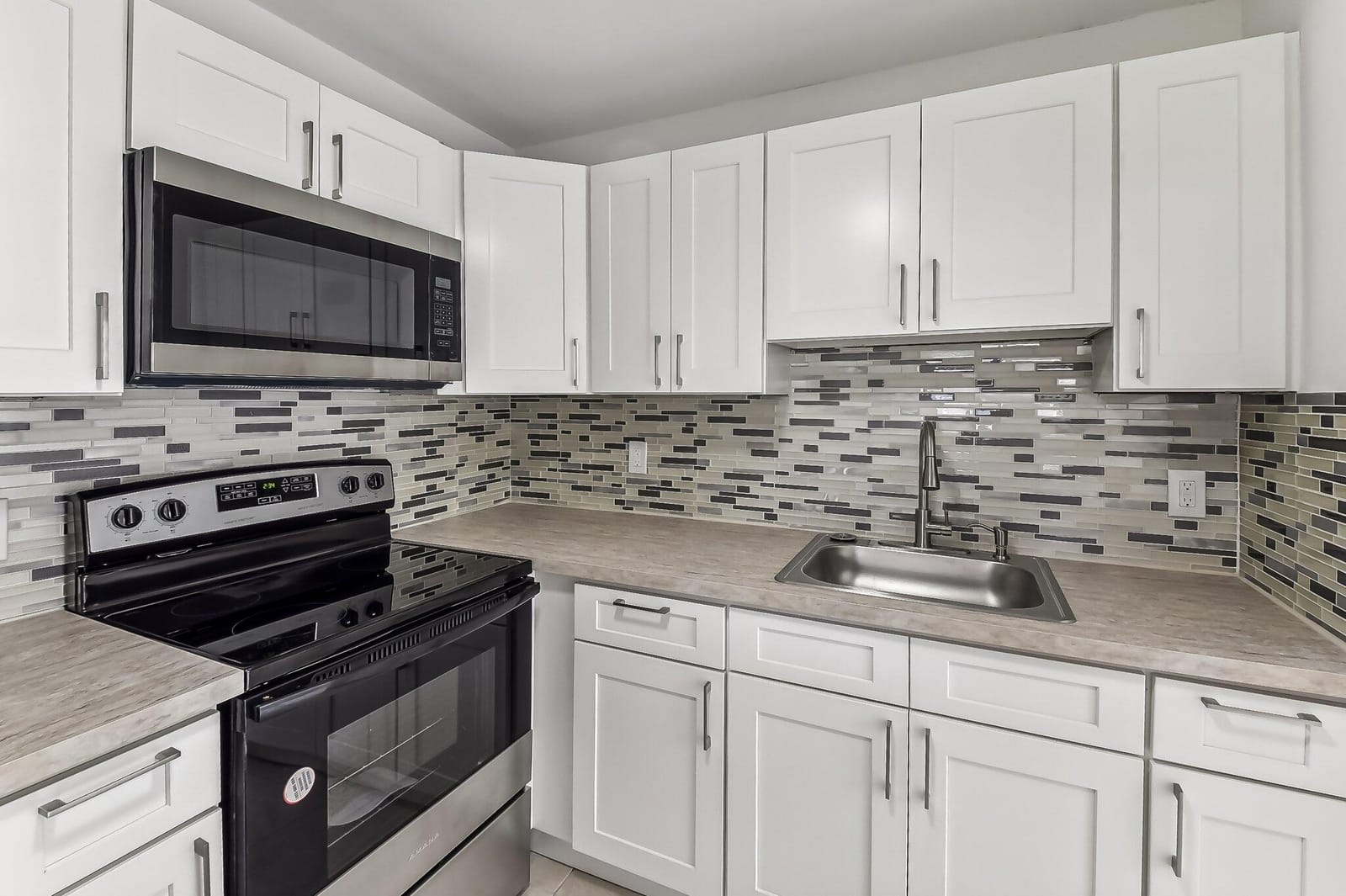 447 Saxony J Way 447-J, Delray Beach, FL 33446 photo 13