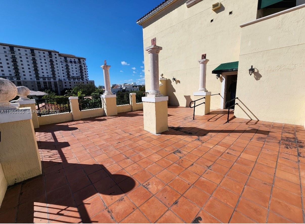 322 Madeira Avenue 503, Coral Gables, FL 33134 photo 21