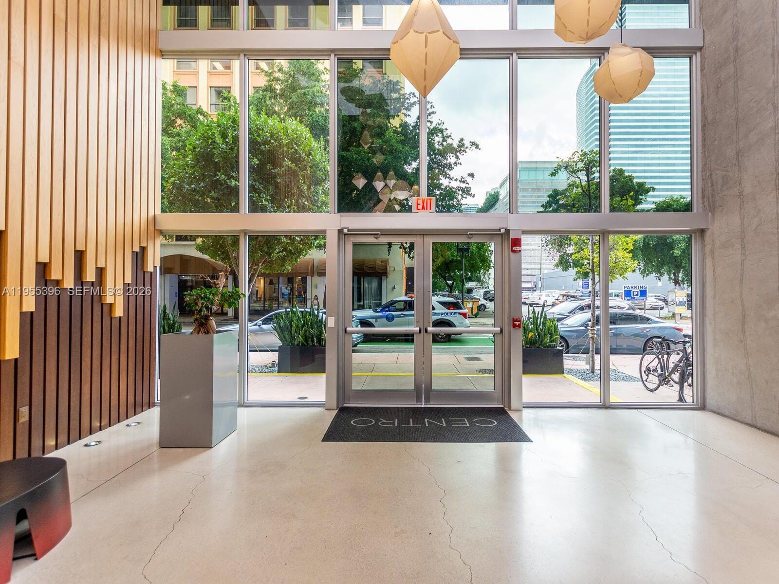 151 SE 1st Street 805, Miami, FL 33131 photo 2