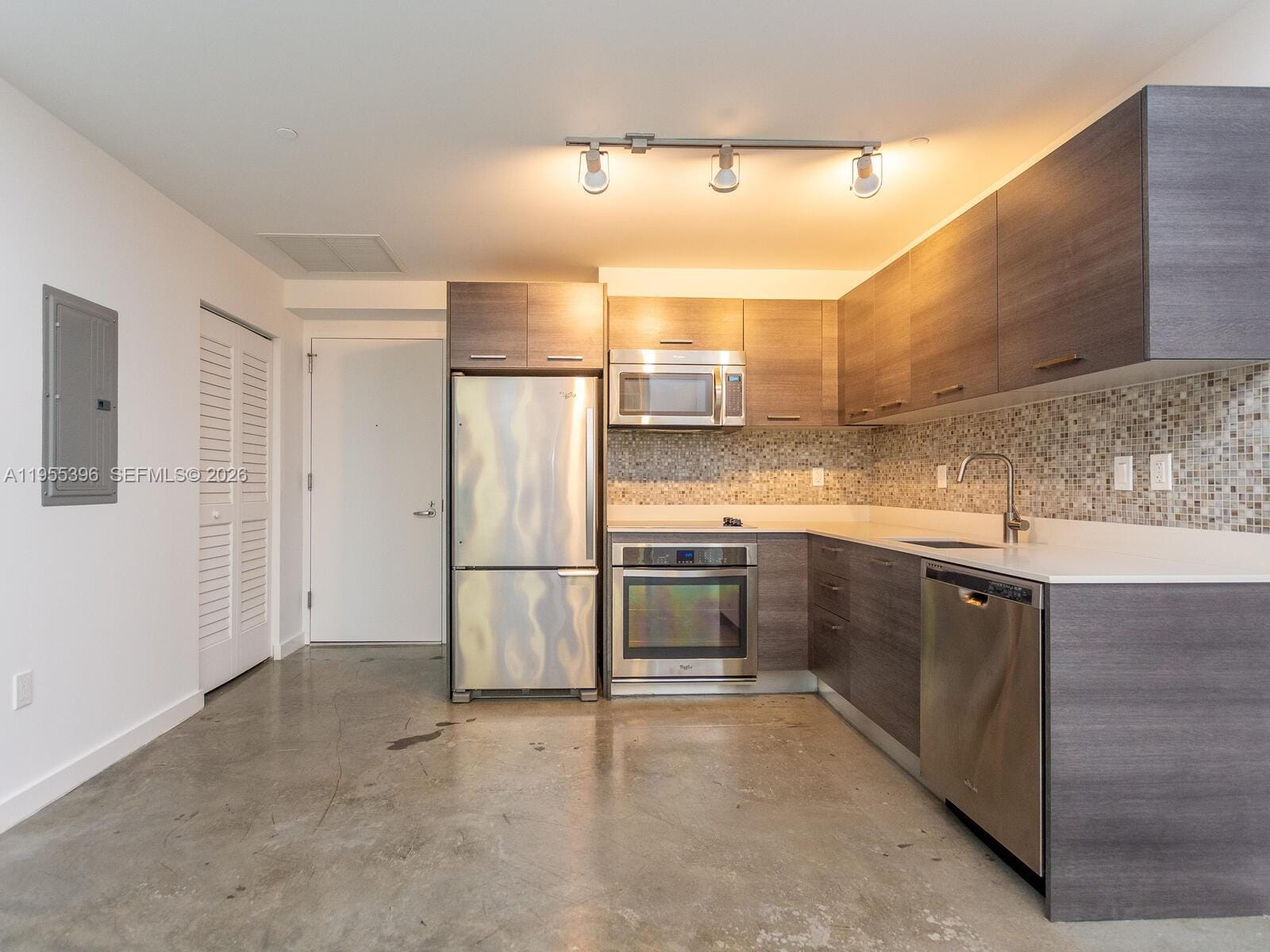 151 SE 1st Street 805, Miami, FL 33131 photo 11