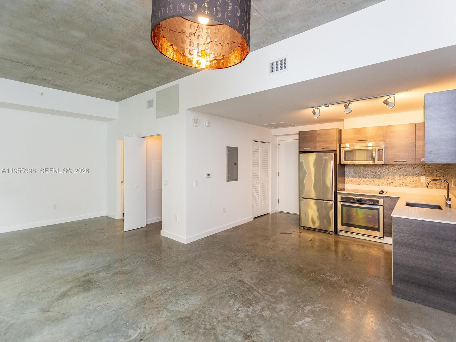 151 SE 1st Street 805, Miami, FL 33131 photo 8