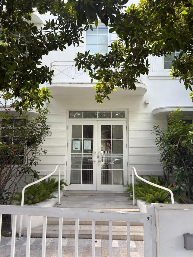 1610 Euclid Avenue A105, sold in Lincoln Sub, Miami Beach, FL