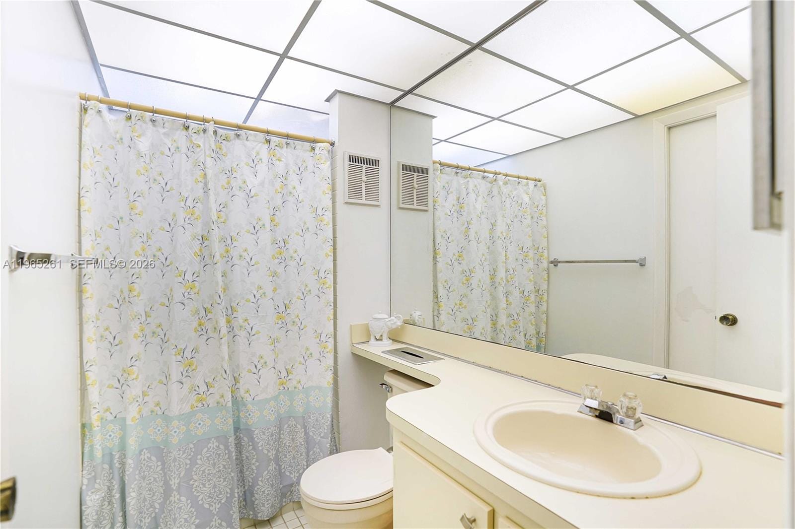 927 NE 199th Street 104, Miami, FL 33179 photo 18
