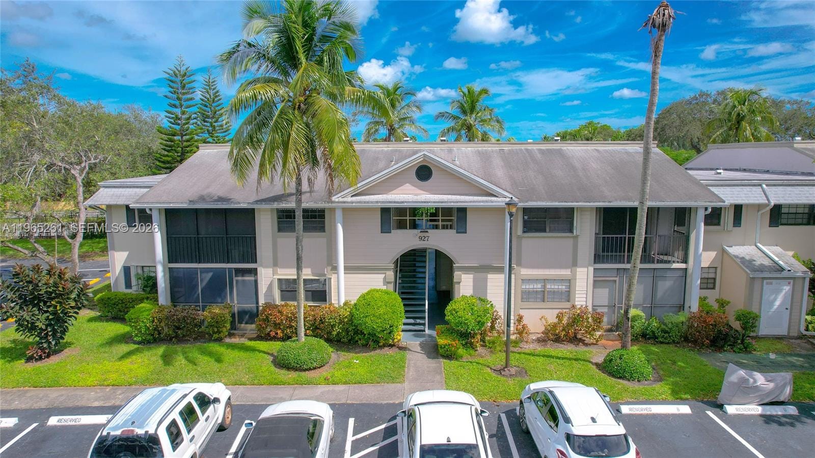 927 NE 199th Street 104, Miami, FL 33179 photo 22