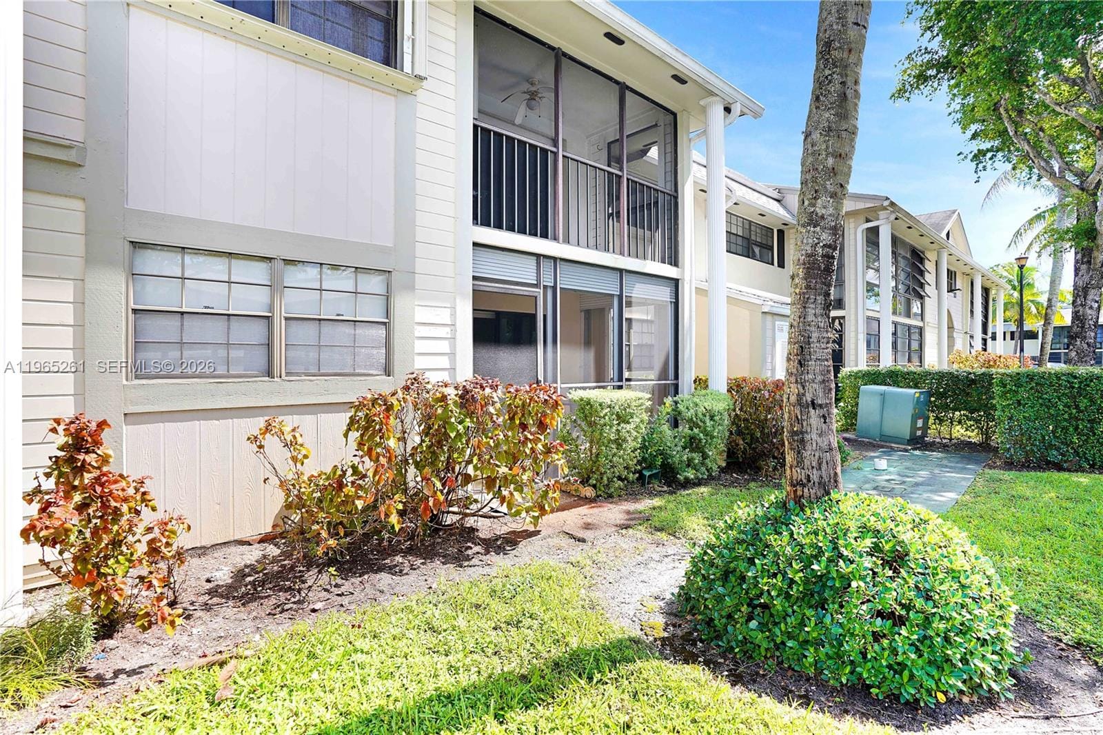 927 NE 199th Street 104, Miami, FL 33179 photo 24