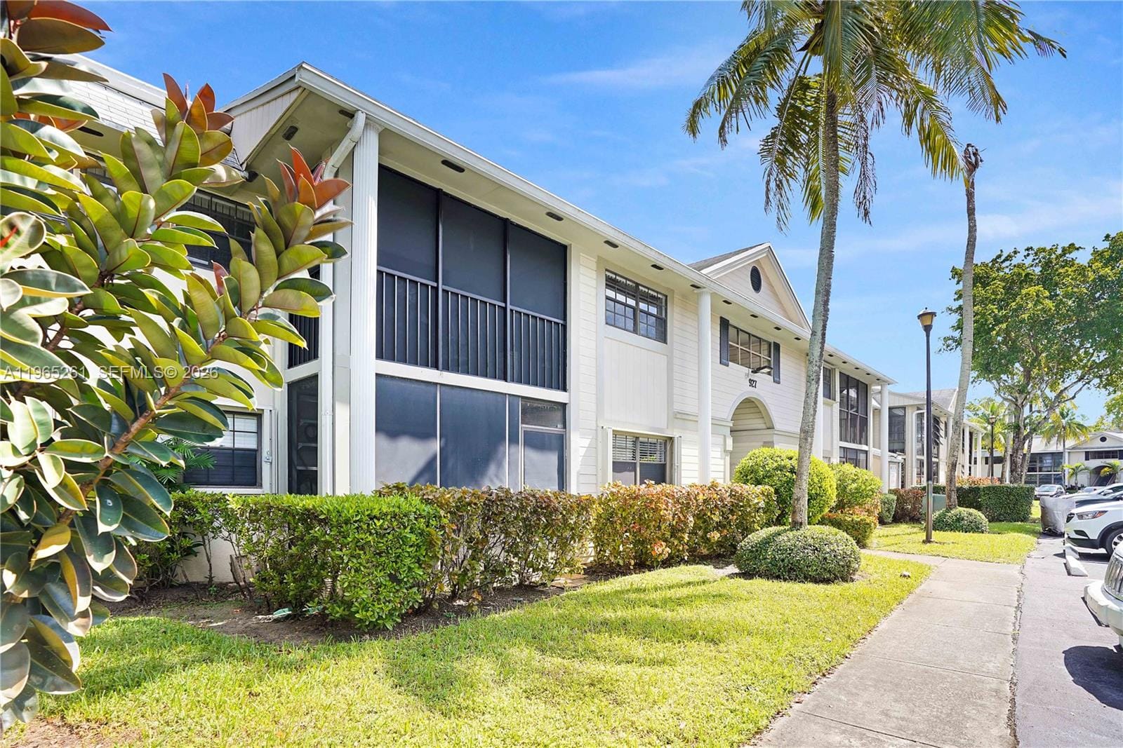 927 NE 199th Street 104, Miami, FL 33179 photo 26