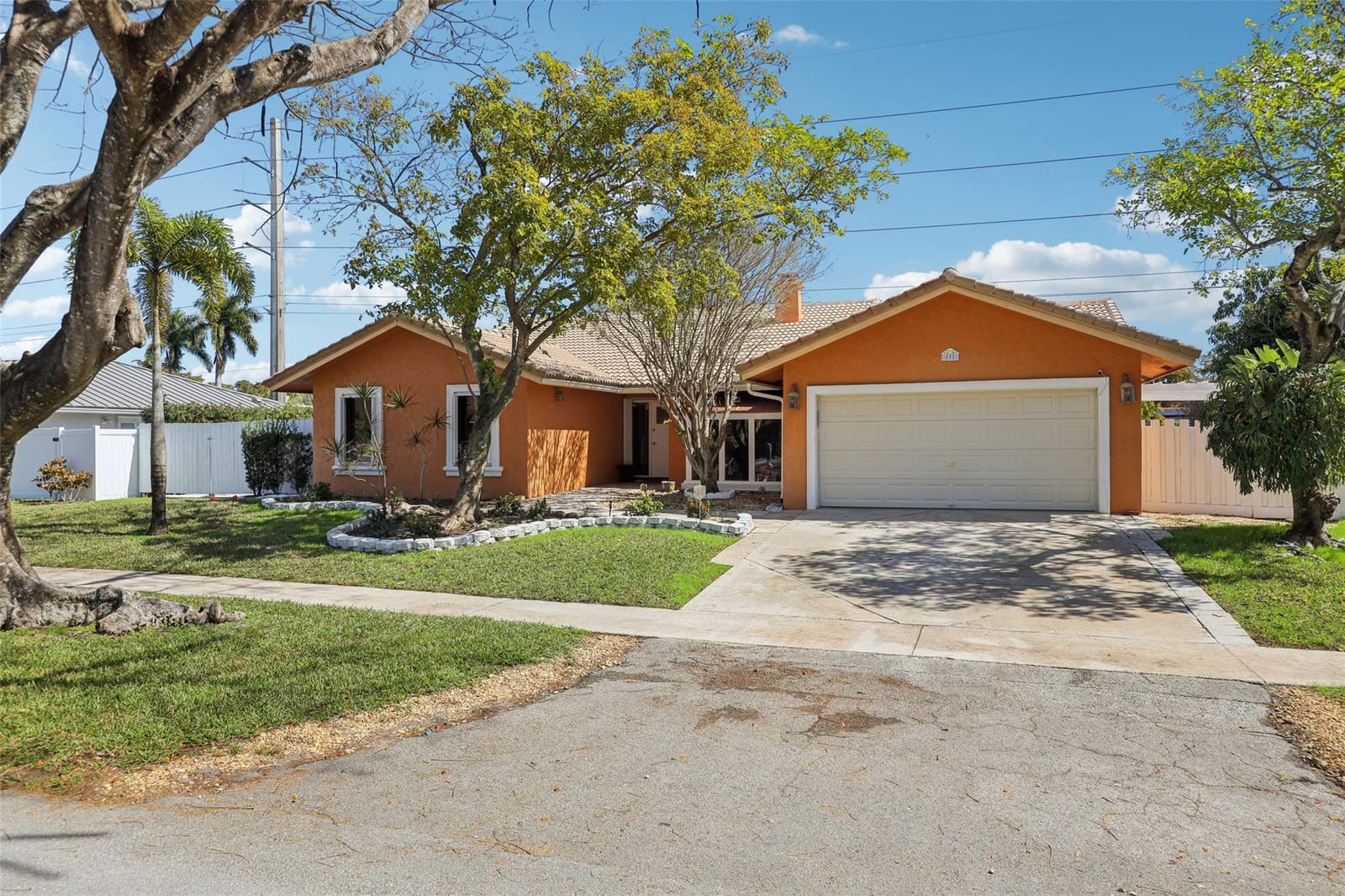 808 E Plantation Circle, Plantation, FL 33324 photo 6