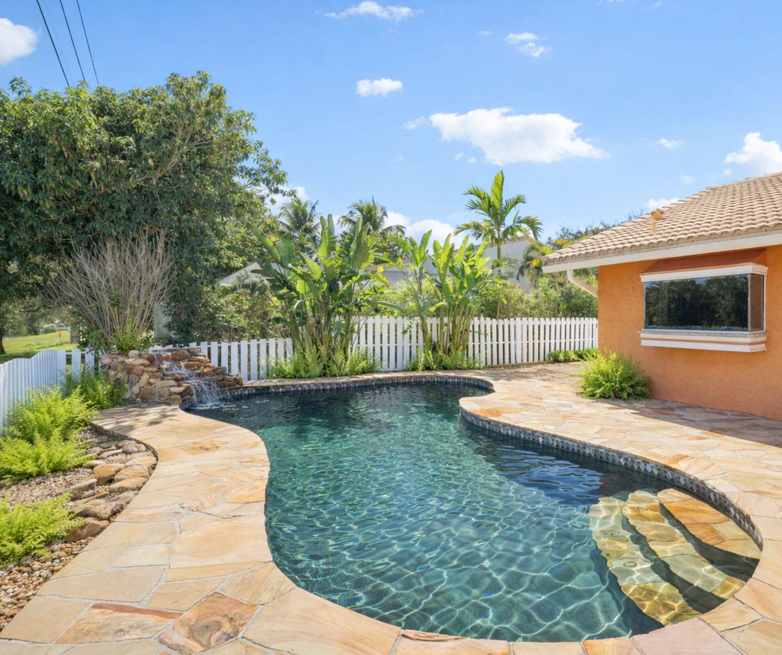 808 E Plantation Circle, Plantation, FL 33324