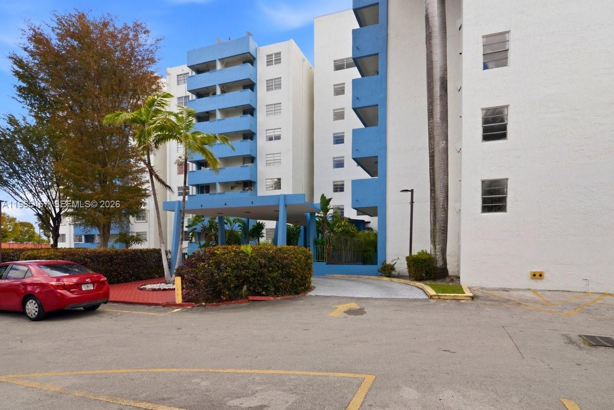 5050 NW 7th Street 806, Miami, FL 33126, Miami