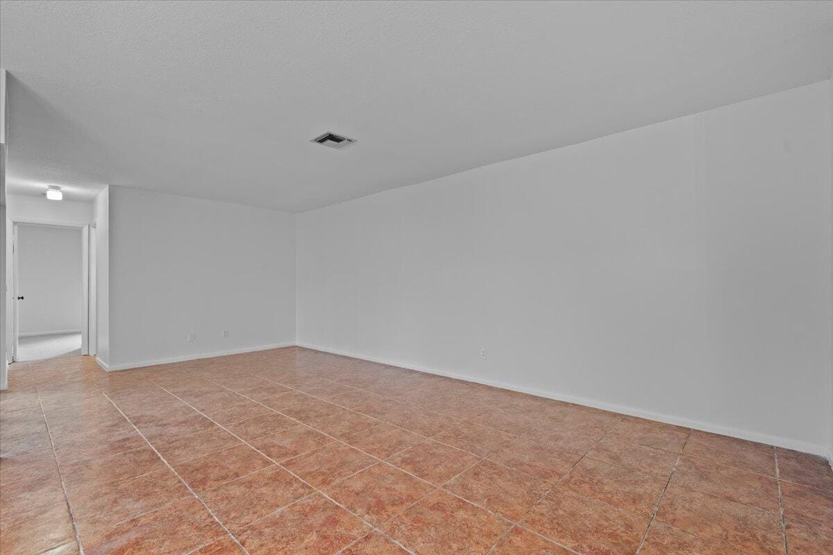 6138 Elsinore Circle — photo 11