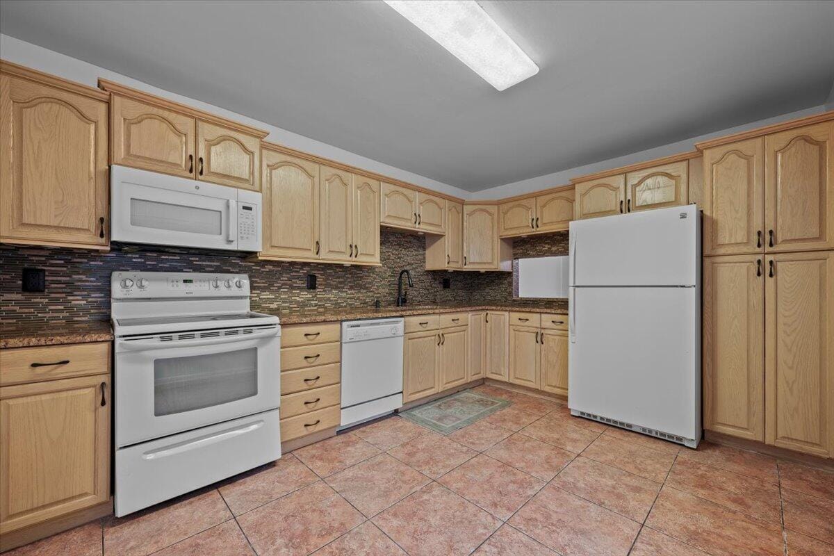 6138 Elsinore Circle — photo 6