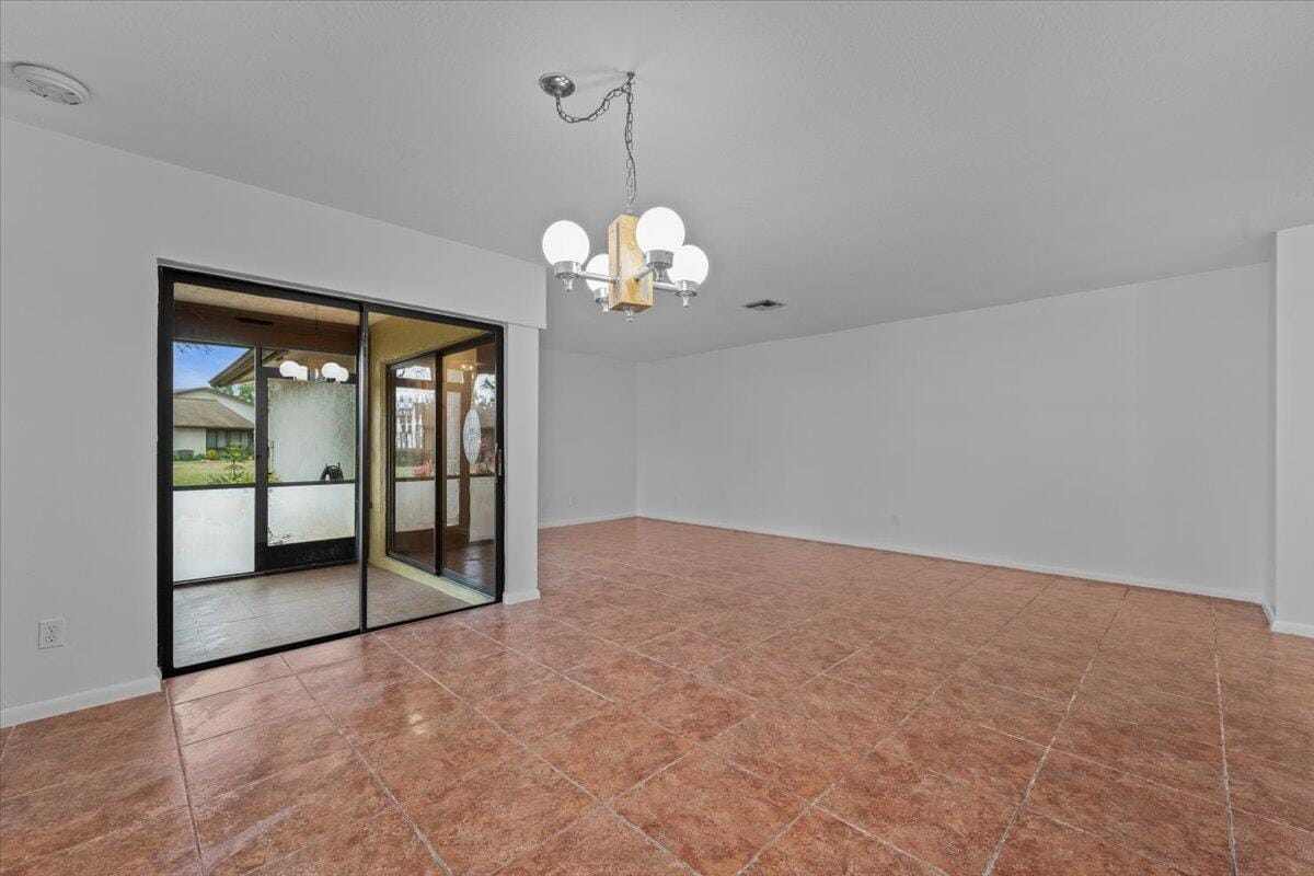 6138 Elsinore Circle — photo 10