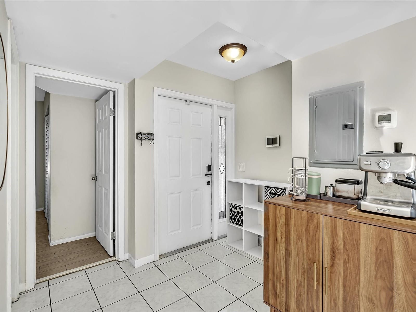 2551 N 40th Avenue 2551 — photo 4