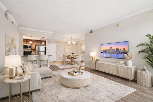 2000 N Bayshore Drive 304, Cite, Miami, FL