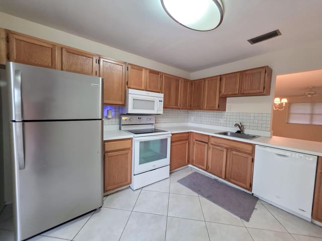 103 Rose Bay Court, sold in Strathmore Gate I Unit One, Royal Palm Beach, FL