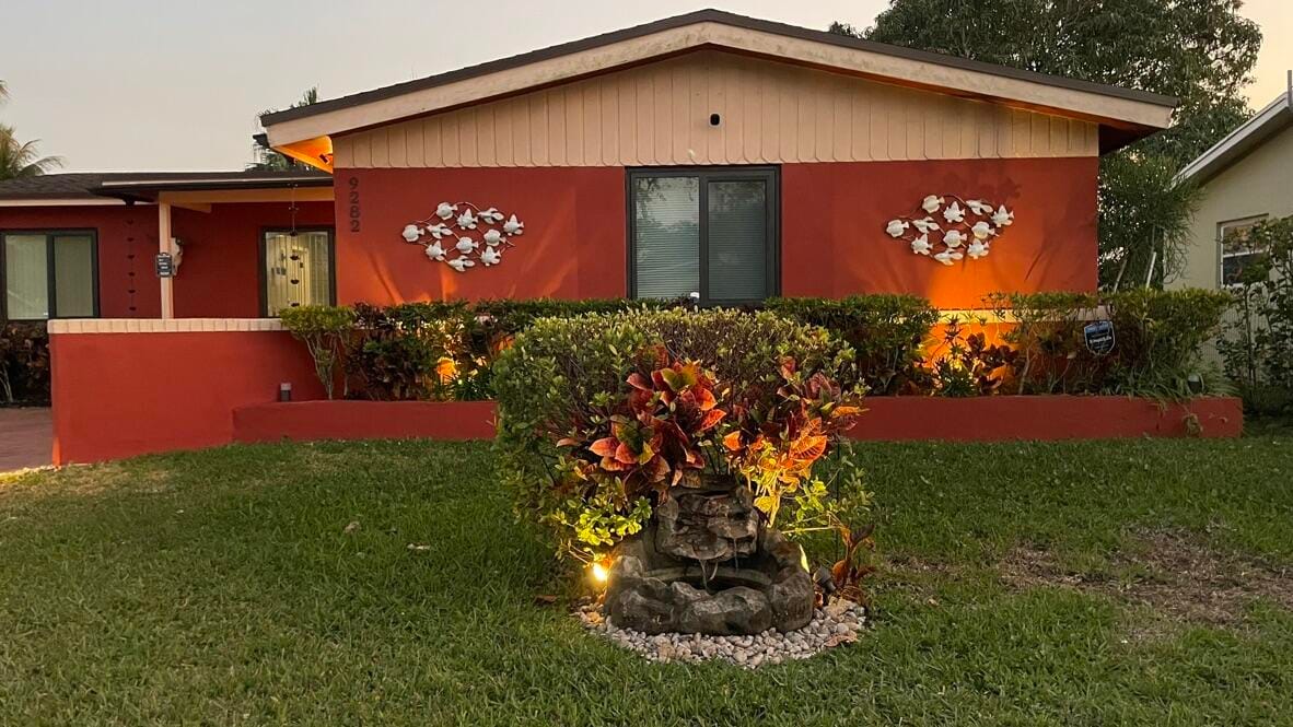9282 NW 24th Place, Sunrise, FL 33322 photo 2