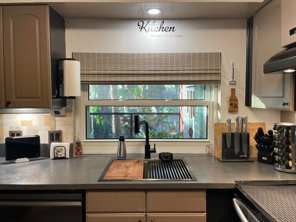 9282 NW 24th Place, Sunrise, FL 33322 photo 12