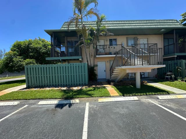 1799 Fairview Villas Drive 1, sold in Fairview Villas, Palm Springs, FL