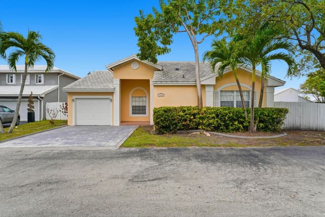 11242 SW 64th Lane, sold in Coral Creek, Coral Springs, FL