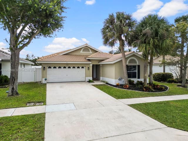 7899 Manor Forest Boulevard, sold in Mnr Forest 2, Boynton Beach, FL