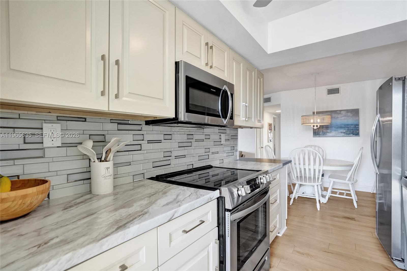 934 SE 9th Avenue 17 — photo 4