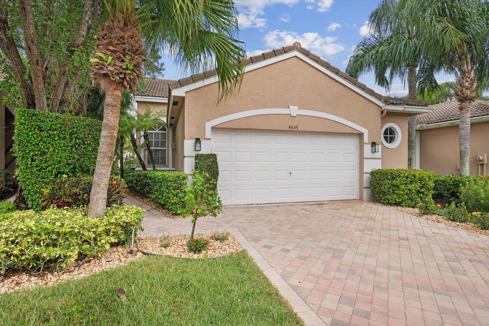 4659 Carlton Golf Drive — photo 2