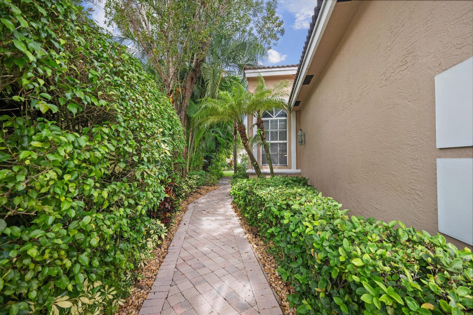 4659 Carlton Golf Drive — photo 3