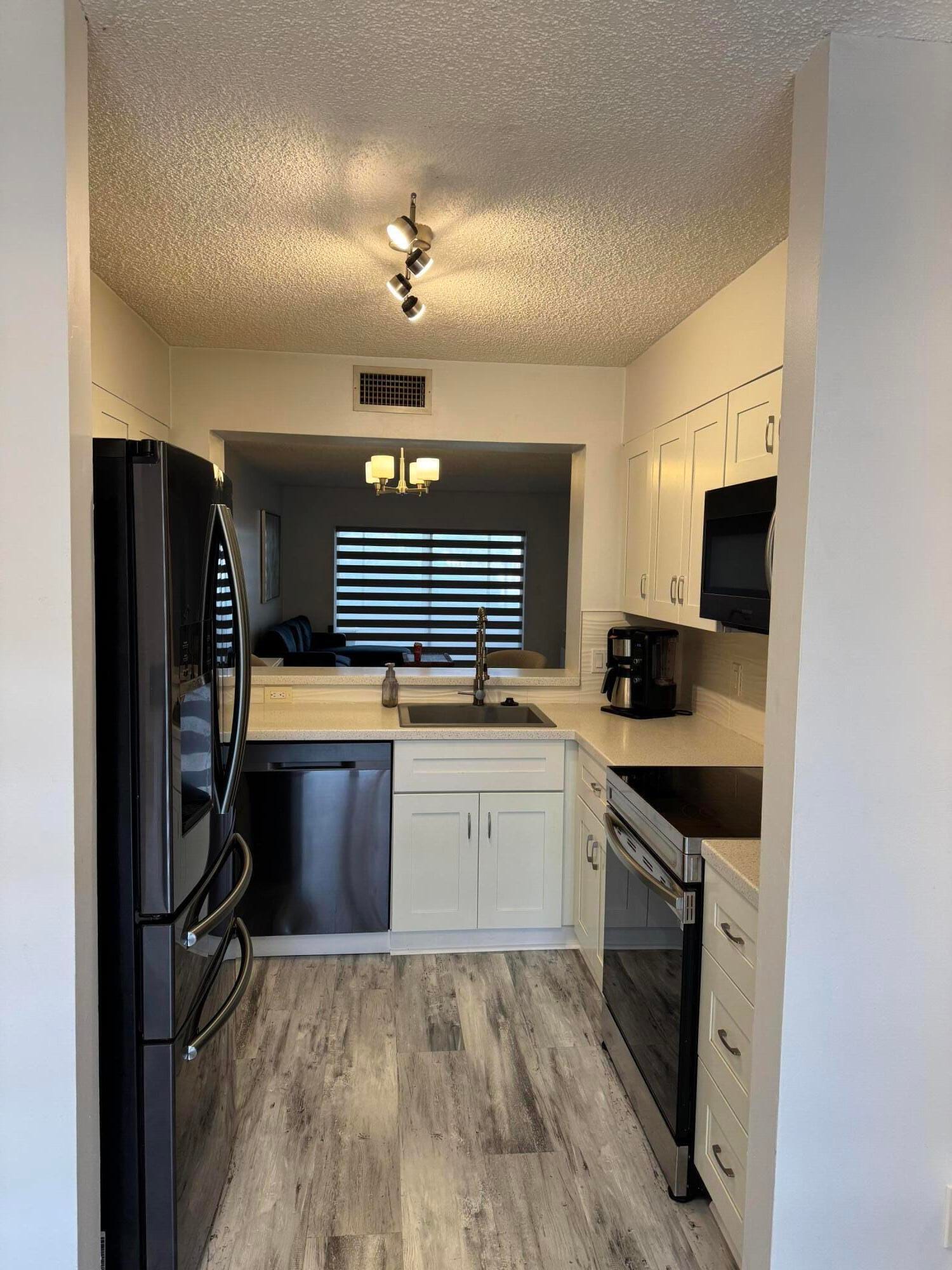 7287 S Devon Drive 109, Tamarac, FL 33321 photo 10