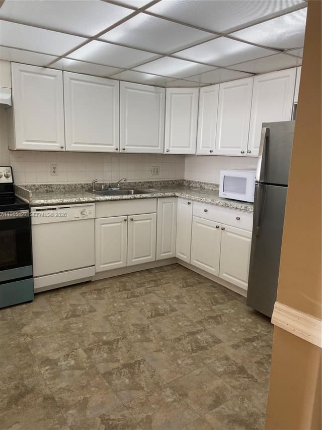 13499 Biscayne Boulevard 1506, Sailboat Cay, North Miami, FL