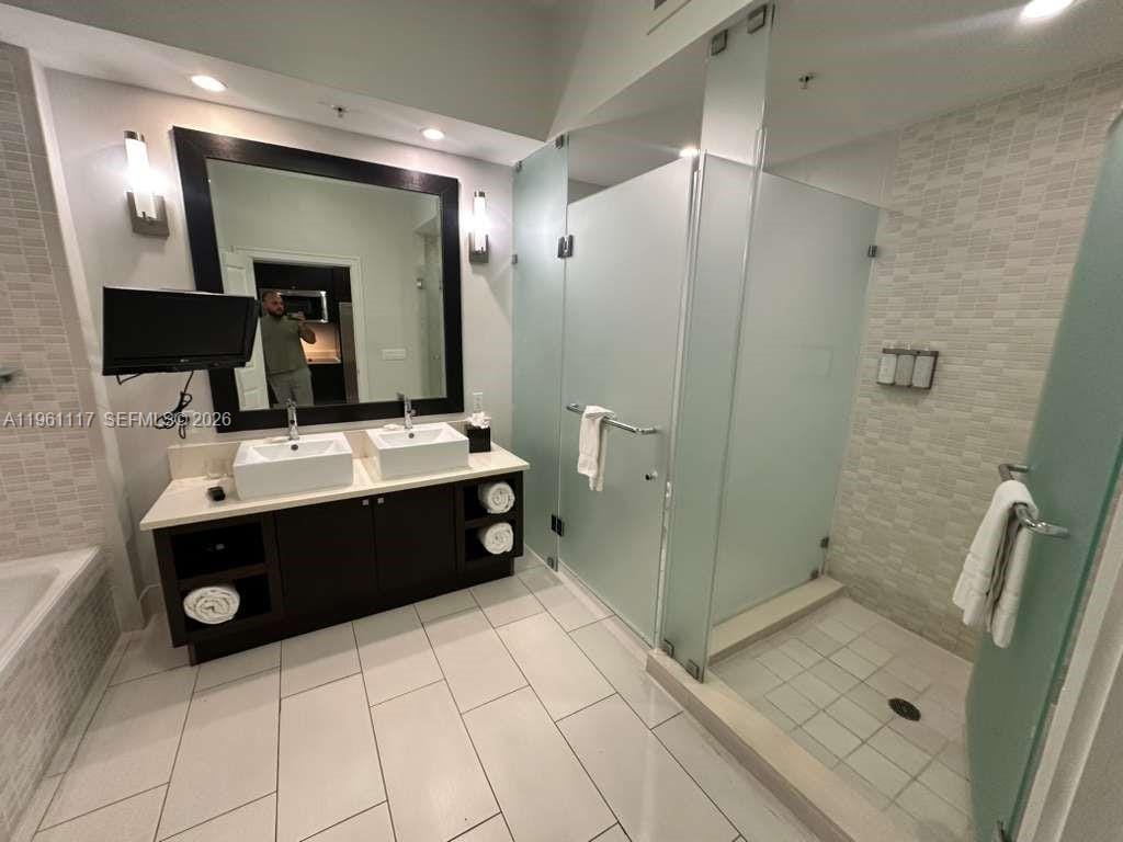 5300 NW 87th Avenue 910, Doral, FL 33178 photo 3