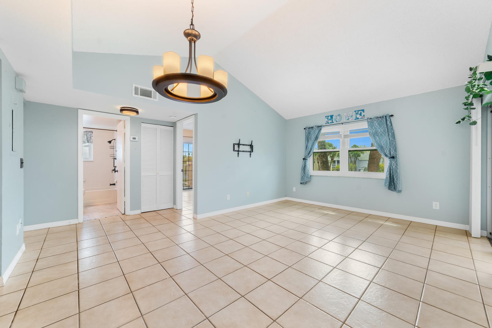 1627 SE Green Acres Circle Z203 — photo 2