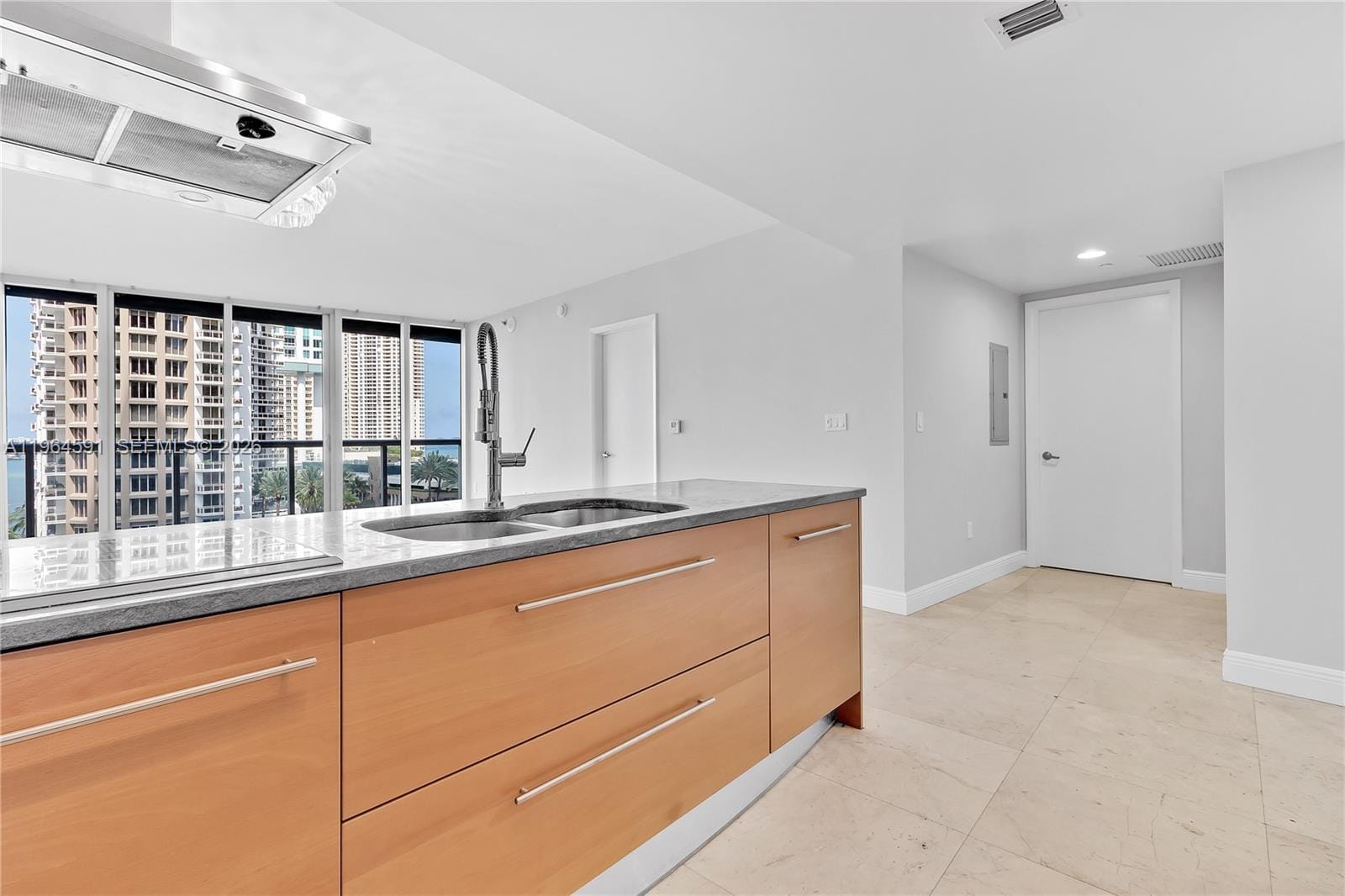465 Brickell Avenue 917, Miami, FL 33131 photo 6