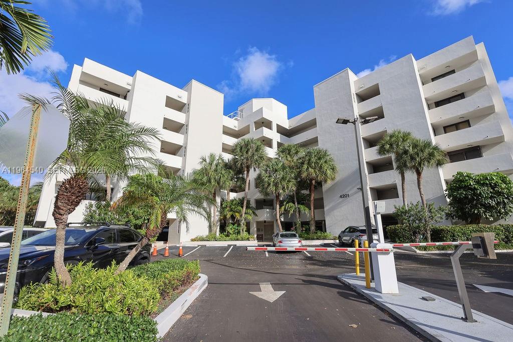 4201 N Ocean Drive 304, Hollywood, FL 33019, Hollywood