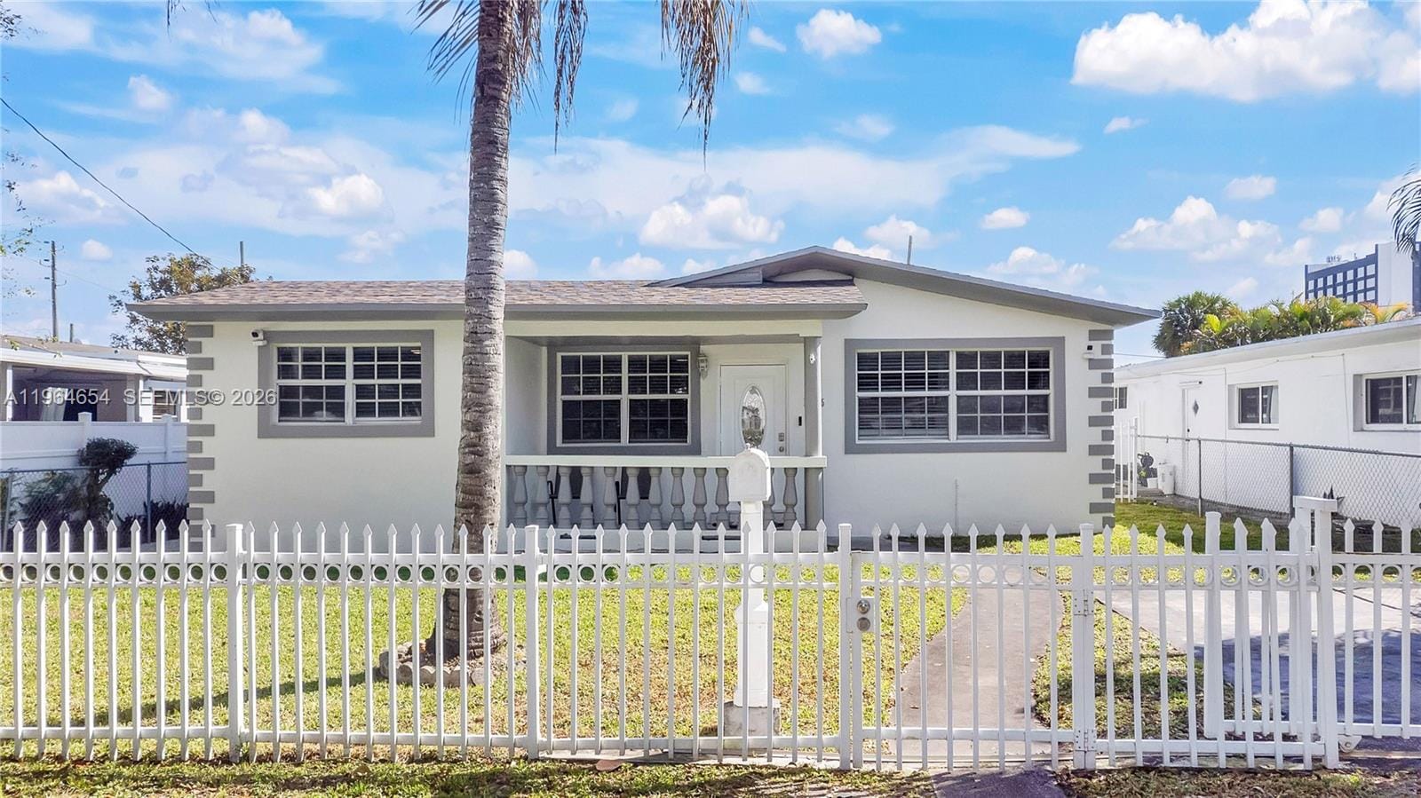 16895 NE 4th Place, North Miami Beach, FL 33162 photo 2
