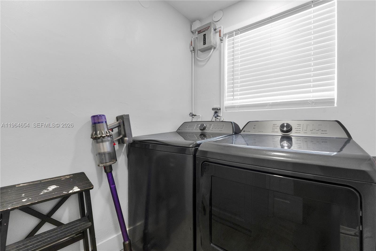 16895 NE 4th Place, North Miami Beach, FL 33162 photo 17