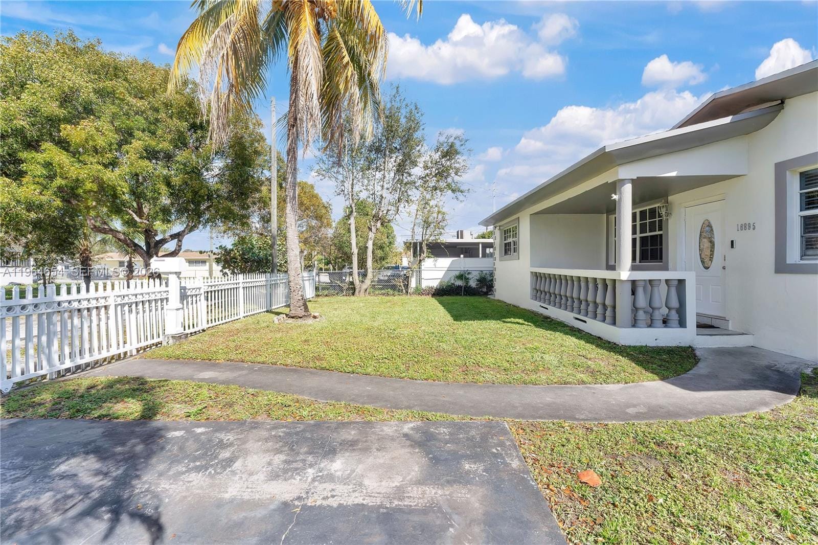 16895 NE 4th Place, North Miami Beach, FL 33162 photo 22