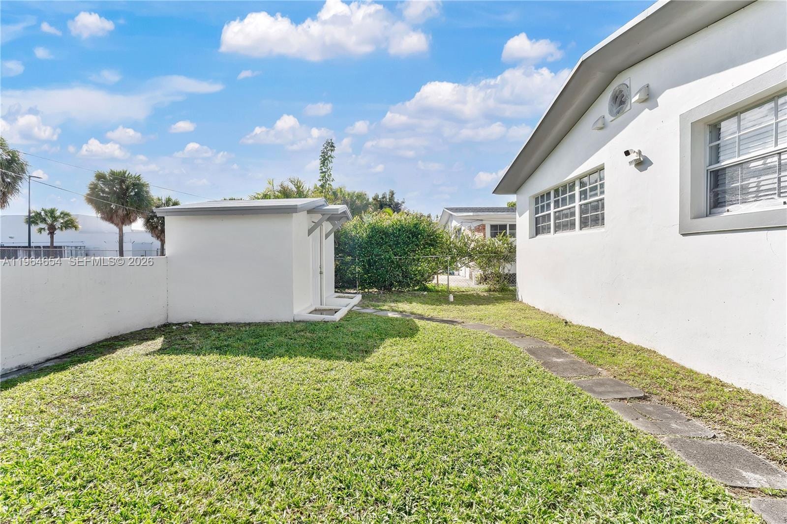 16895 NE 4th Place, North Miami Beach, FL 33162 photo 23