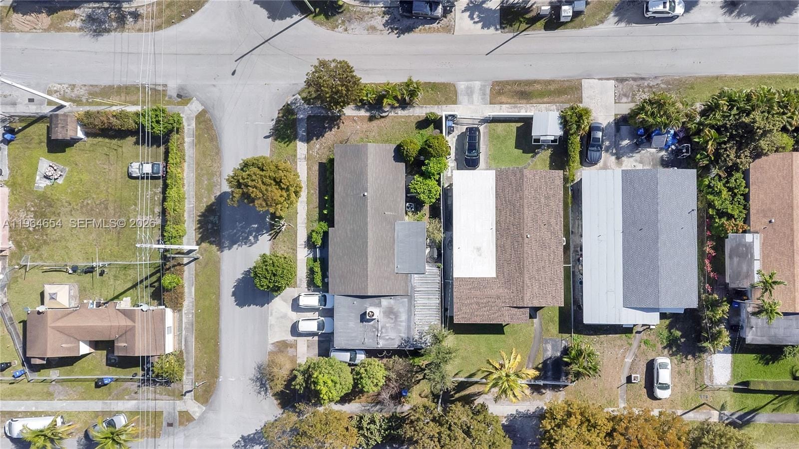 16895 NE 4th Place, North Miami Beach, FL 33162 photo 25
