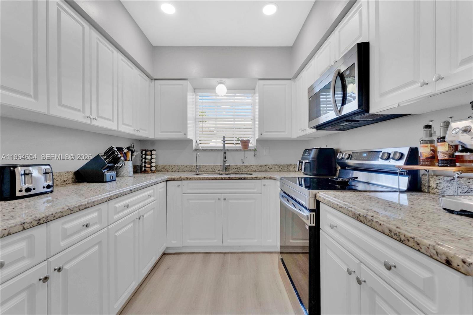 16895 NE 4th Place, North Miami Beach, FL 33162 photo 8