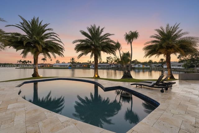 1910 NW 41st Street, sold in Royal Palm Lake Estates, Oakland Park, FL