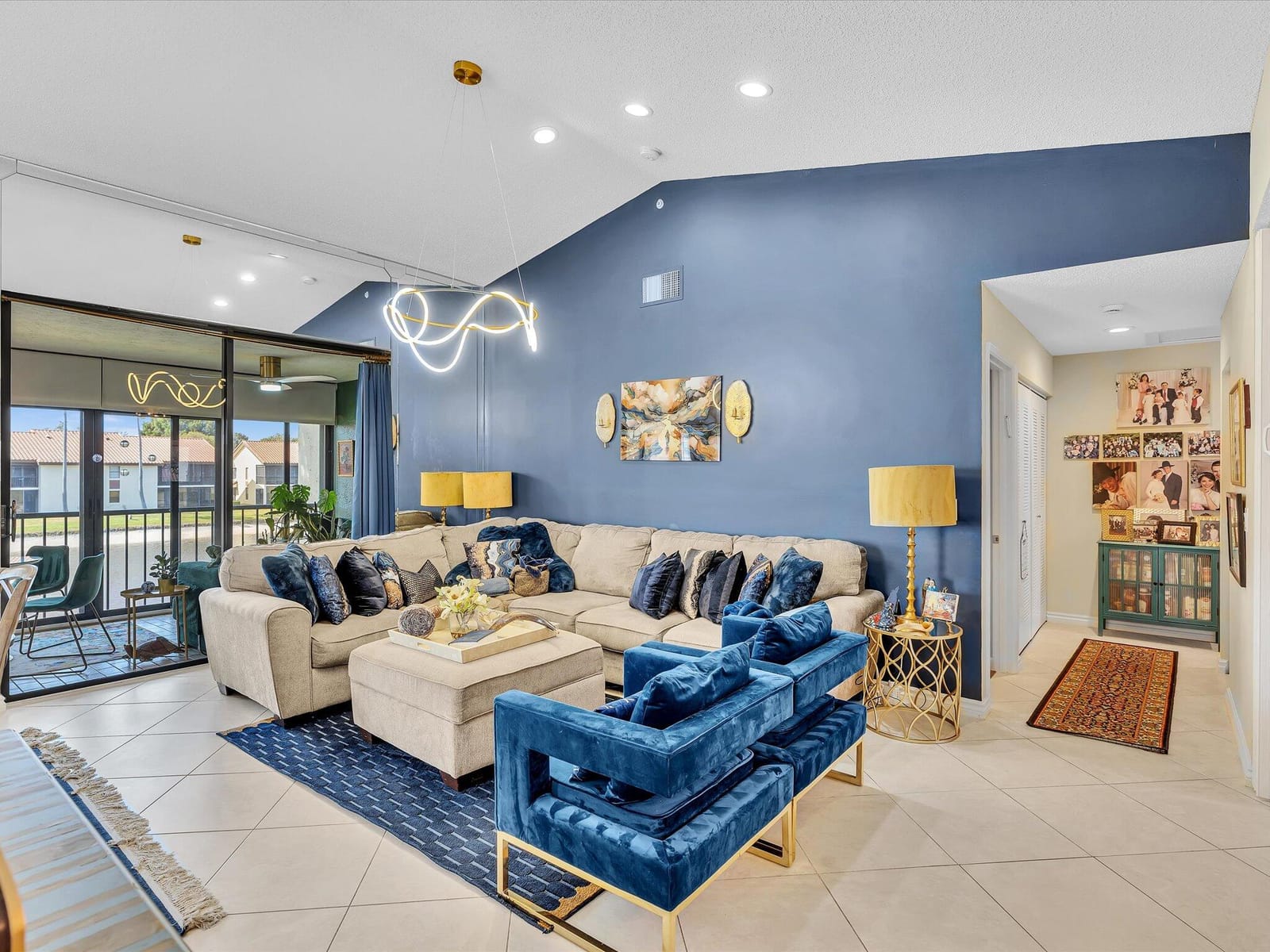 10215 N Circle Lake Drive 201, Boynton Beach, FL 33437 photo 1