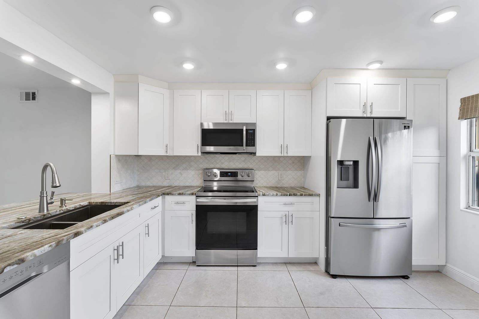 1037 Guildford C, Boca Raton, FL 33434 photo 3