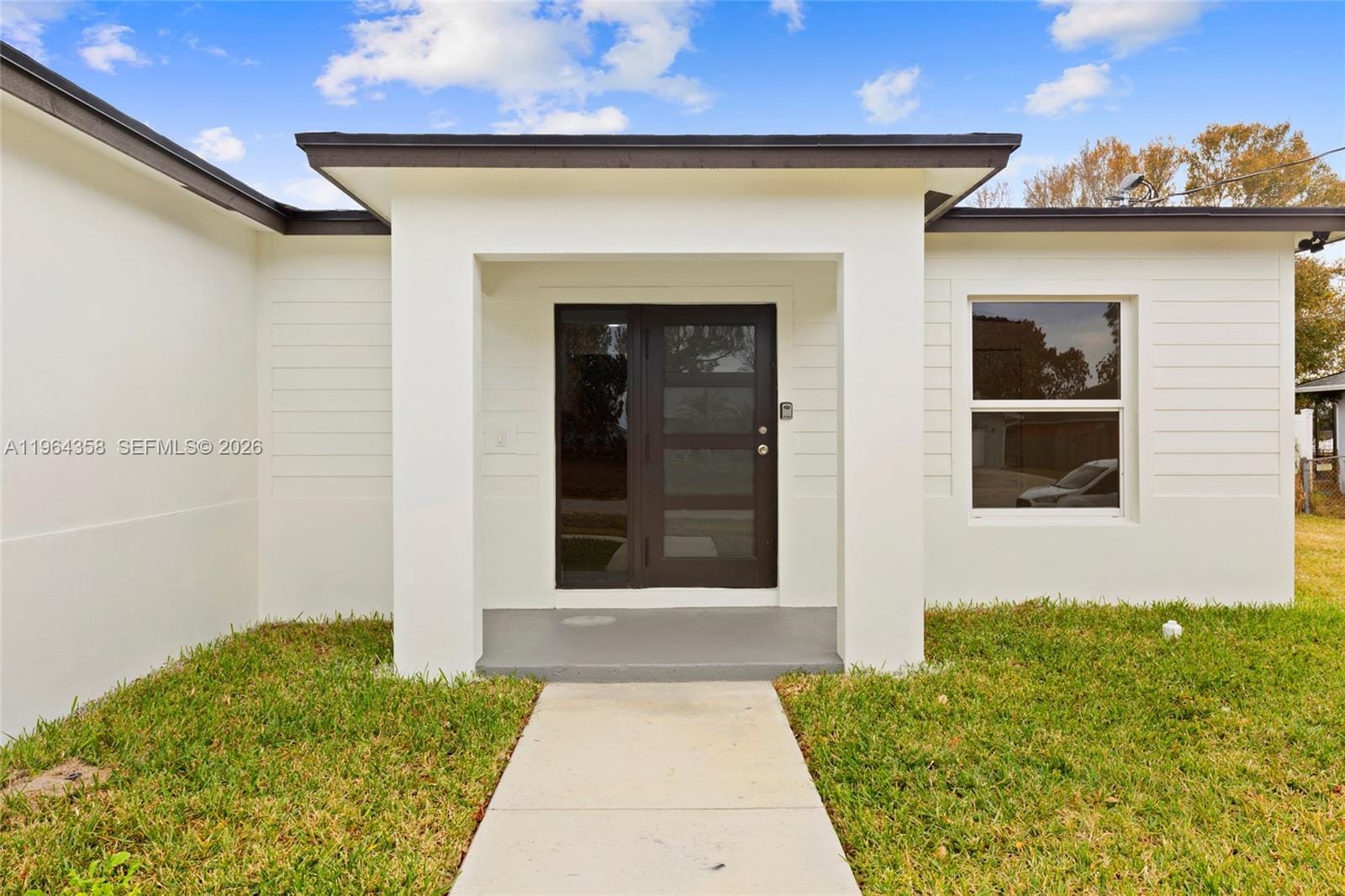 560 SW Carter Avenue — photo 4