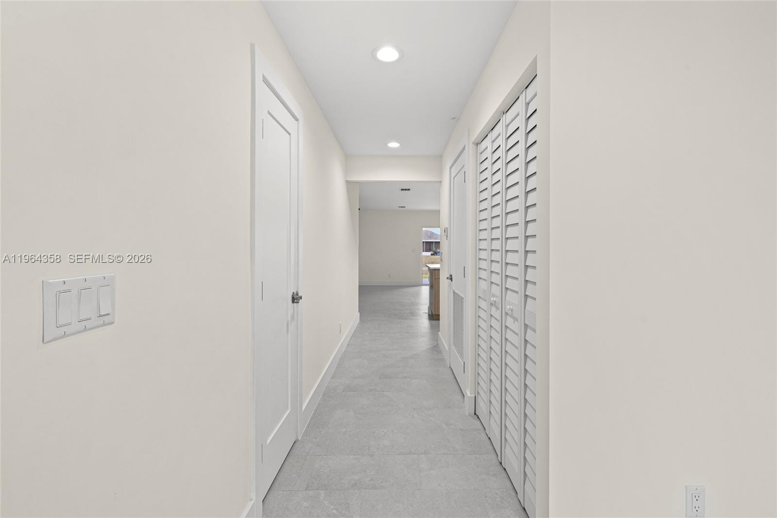 560 SW Carter Avenue — photo 7