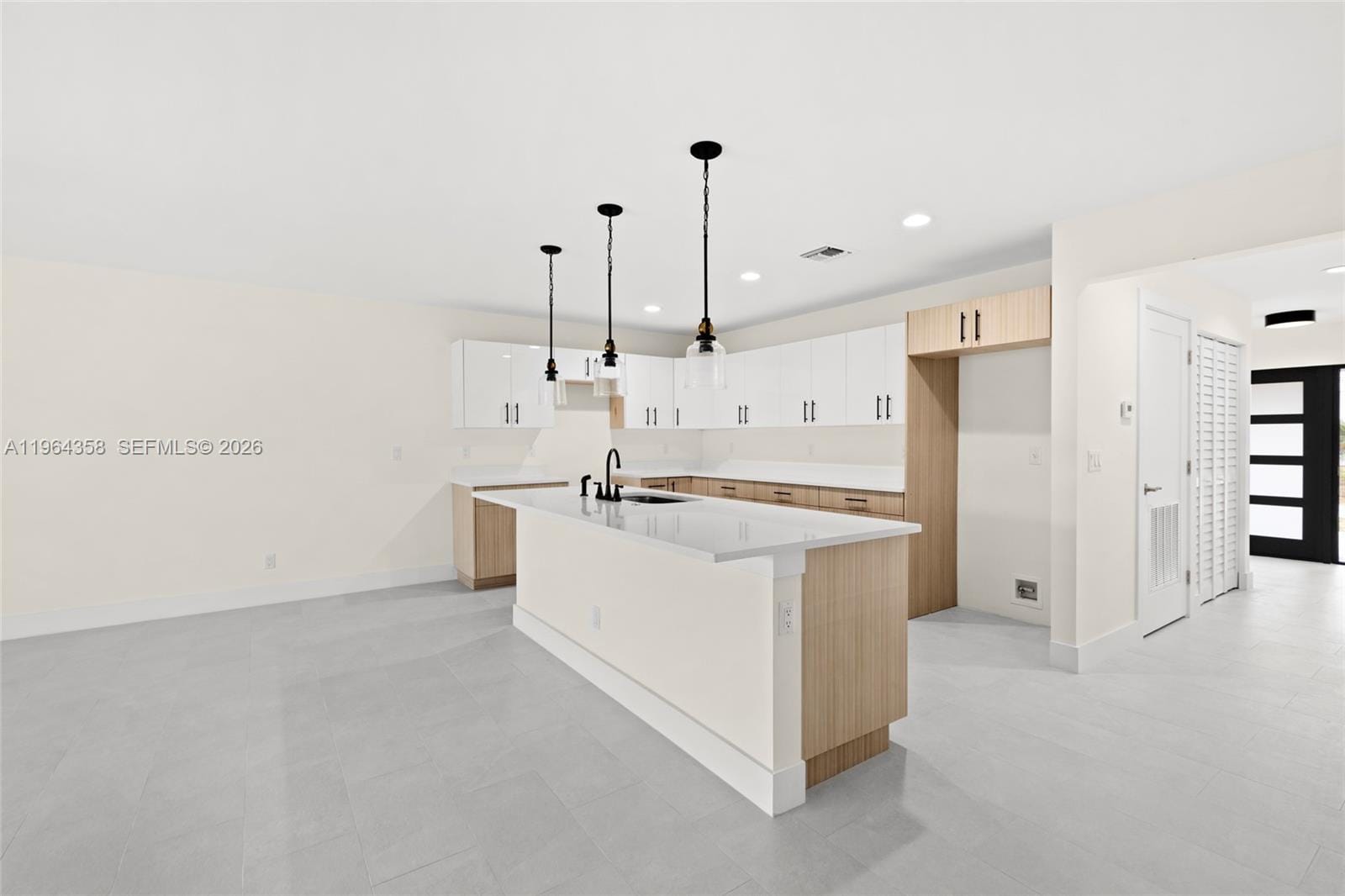 560 SW Carter Avenue — photo 10