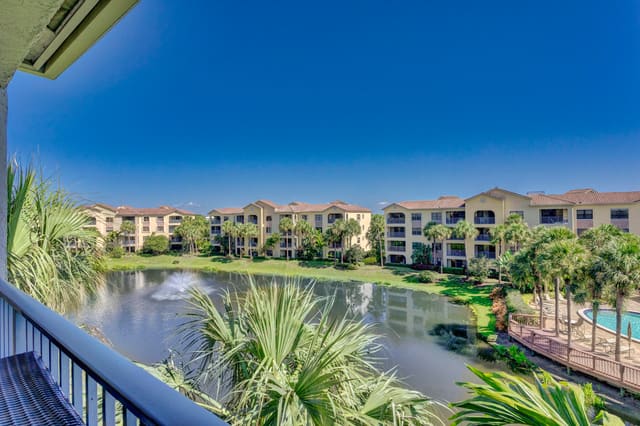 500 Uno Lago Drive 402, Juno Beach, FL 33408