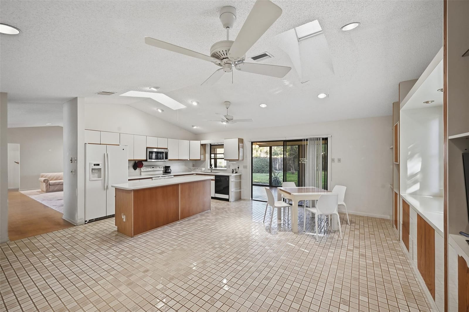 2805 NW 15th Street — photo 11