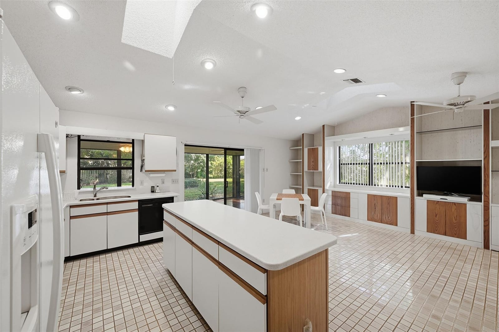 2805 NW 15th Street, Delray Beach, FL 33445 photo 17