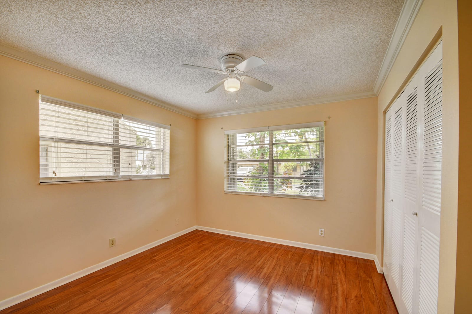 219 Lake Meryl Drive — photo 12