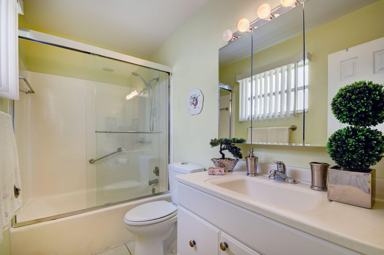219 Lake Meryl Drive — photo 9